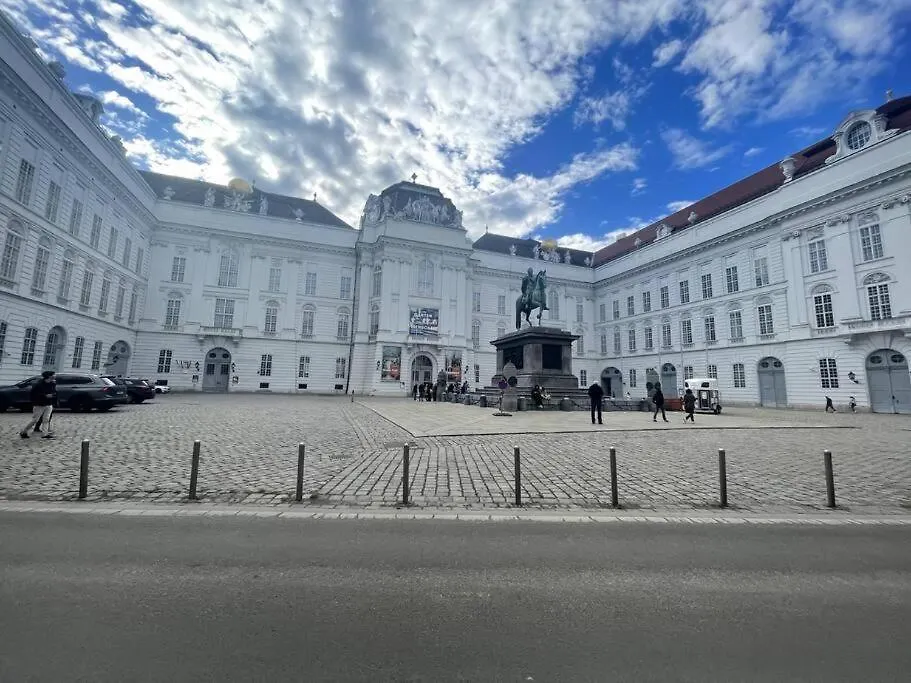 Datri Petite Suite 9 Vienna Apartment